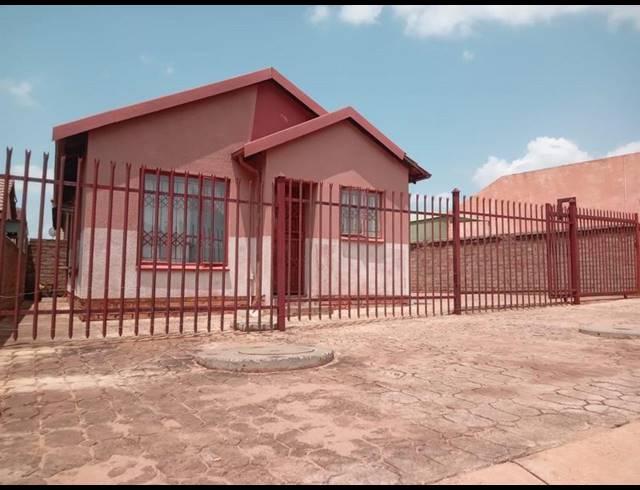 2 BEDROOM HOUSE FOR SALE IN SOSHANGUVE VV